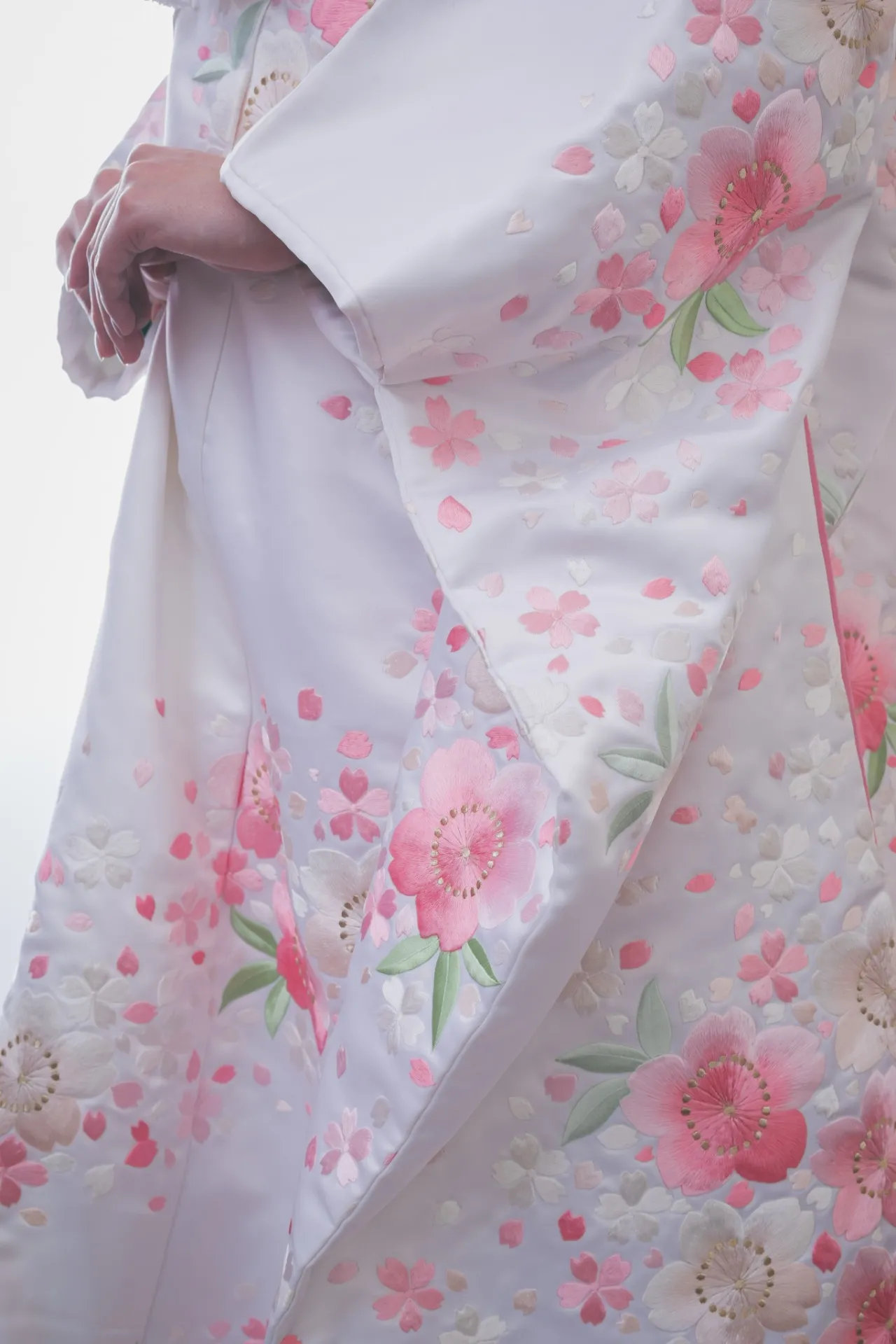 ピンク引き振袖 × ピンク花柄白無垢